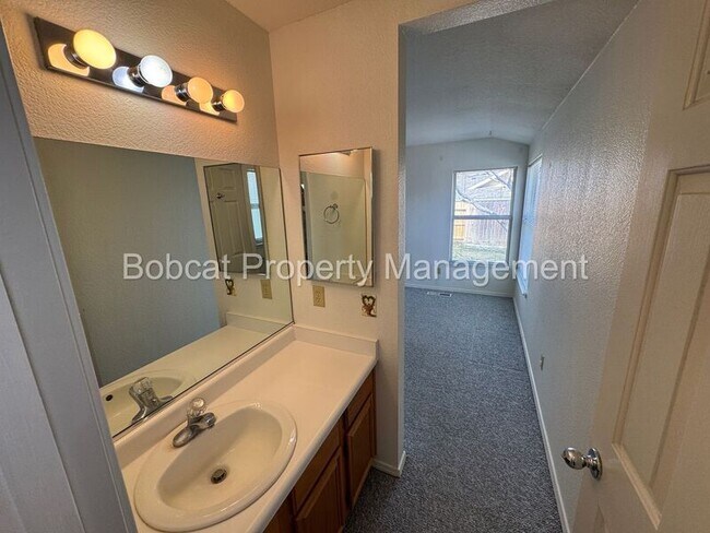 Building Photo - 4098 Quinn Dr