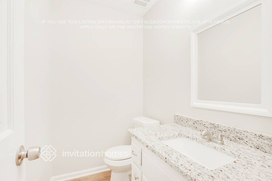 Building Photo - 5138 Lake Forest Dr SE