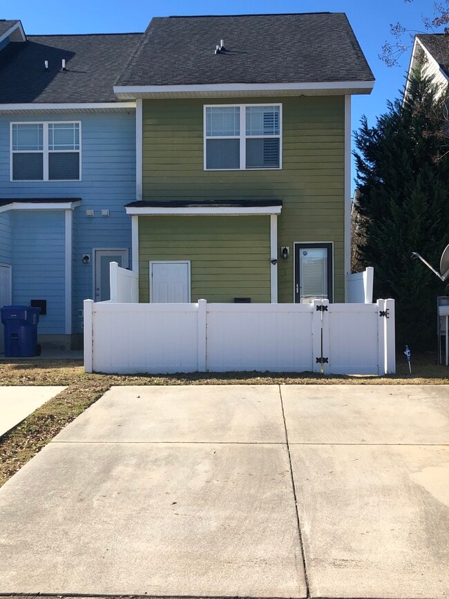 Privacy fence and parking deck - 830 Forest Park Rd