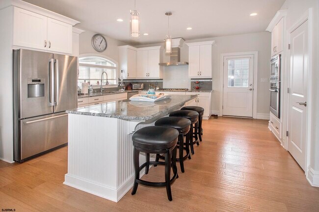 Building Photo - 8510 Fulton Ave