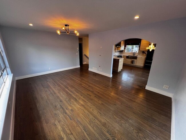 Building Photo - 1157 Manzanita Dr