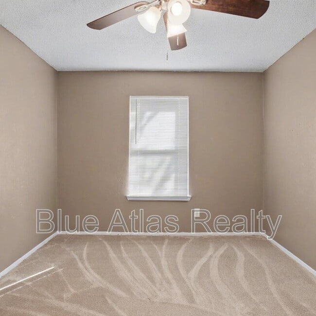 Building Photo - 805 Cherry Hills Dr