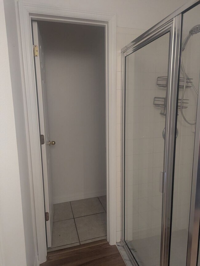 Building Photo - Completed renovated Home located in great location in Tavares