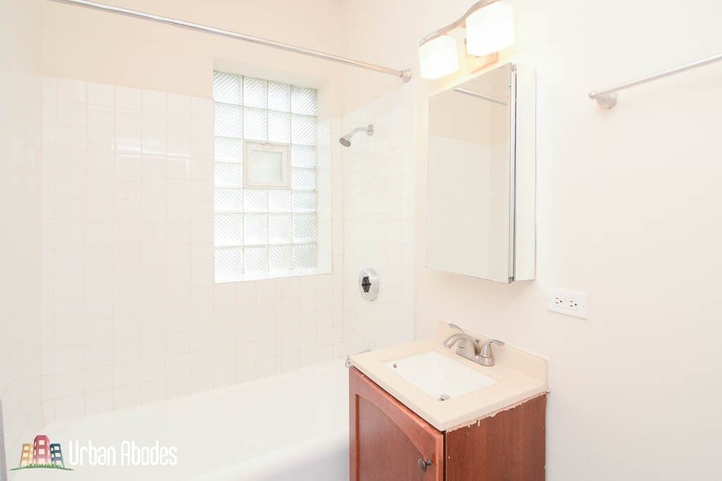 Building Photo - 4614 Paulina N St