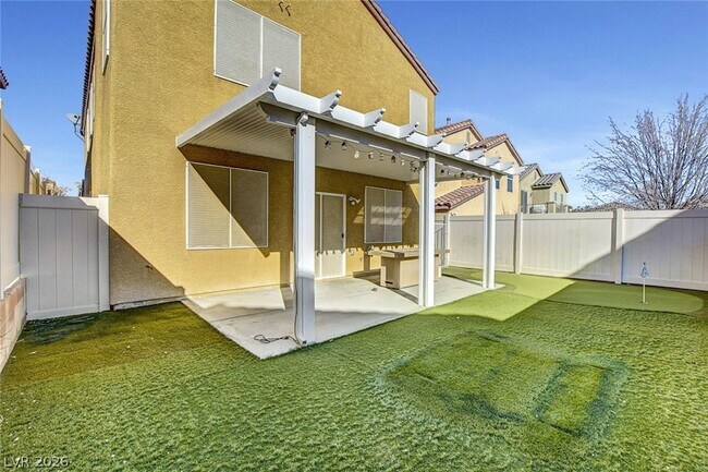 Building Photo - 9353 Black Wolf Ave