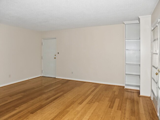 Building Photo - 4610 Lawndale Dr