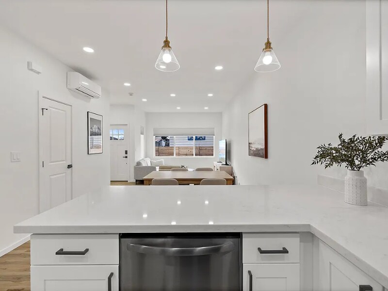 Building Photo - 6204 46th Ave S