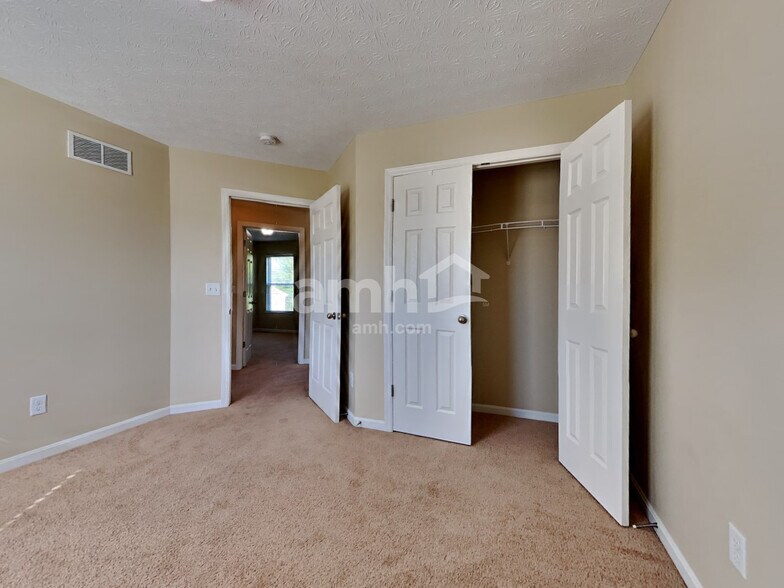 Building Photo - 2106 Prairie Clover Dr