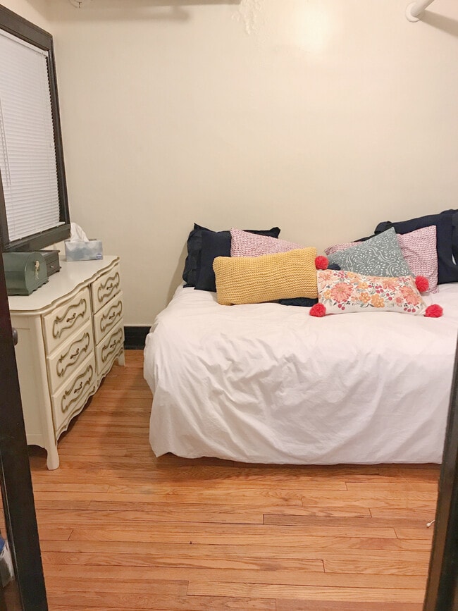 Building Photo - 1941 Grove Ave