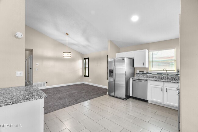 Building Photo - 450 Sunrise Hills Dr