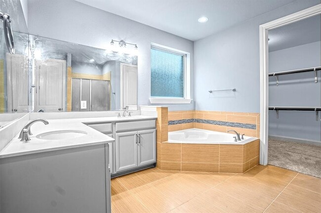 Building Photo - 2328 Blended Tree Ranch