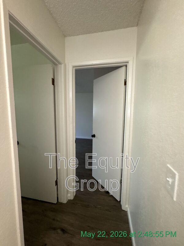 Building Photo - 150 S Peppertree St