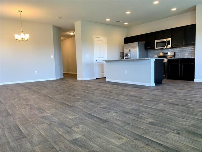 Building Photo - 3323 Brywood Dr