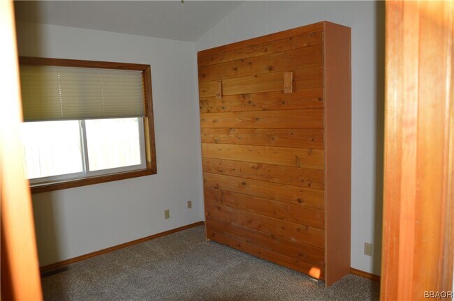 Building Photo - 617 E Barker Blvd