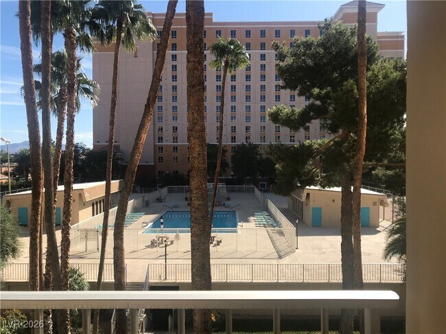 Building Photo - 205 E Harmon Ave