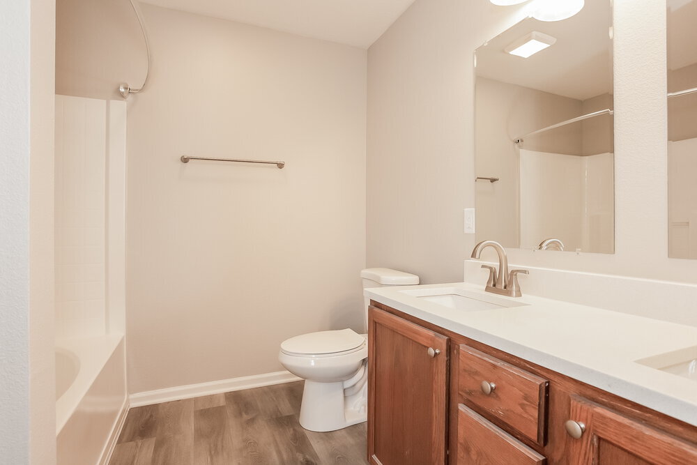 Building Photo - 126 Thistle Wood Dr