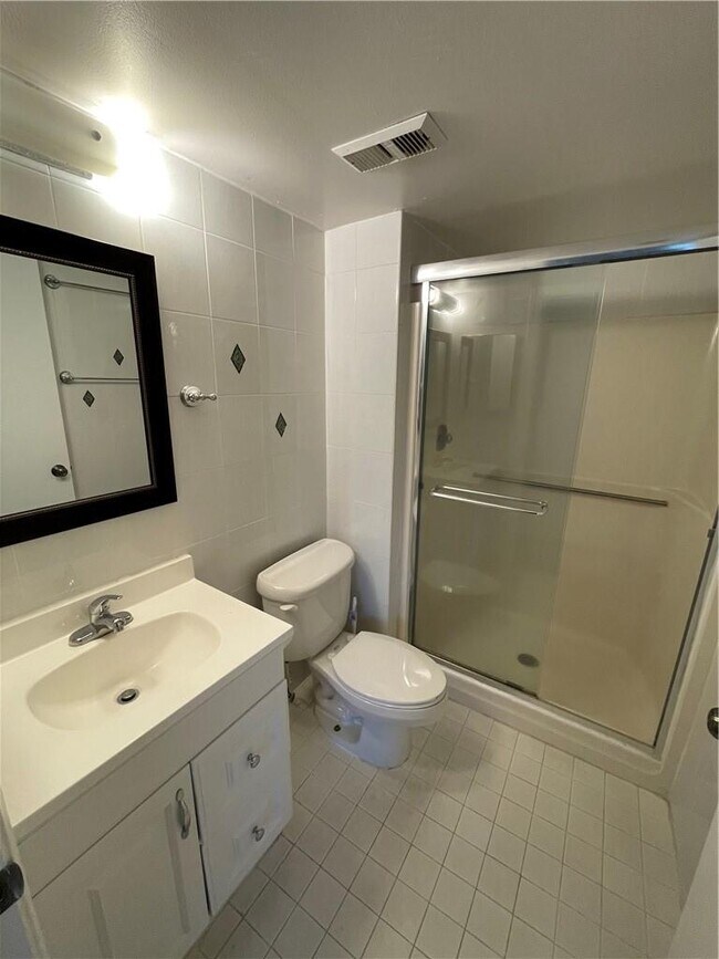 Building Photo - 3546 N University Dr