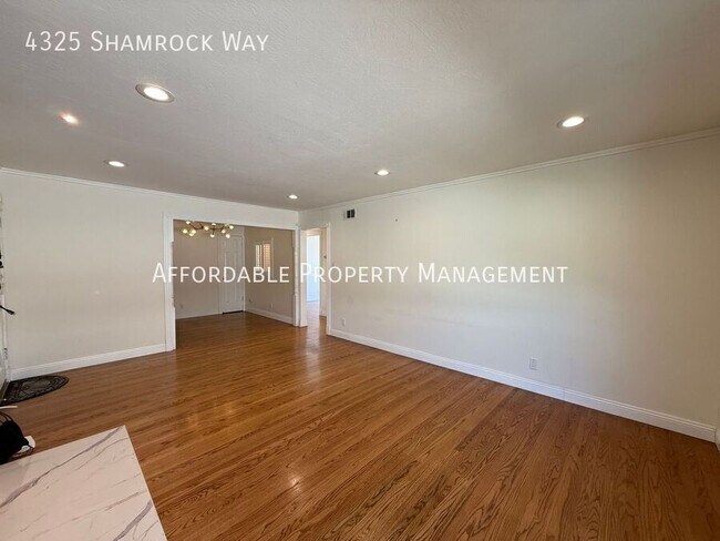 Building Photo - 4325 Shamrock Way