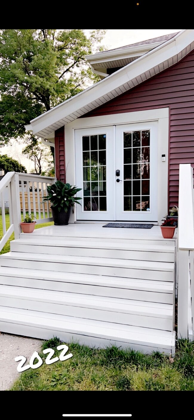 Building Photo - 3020 Parnell Ave