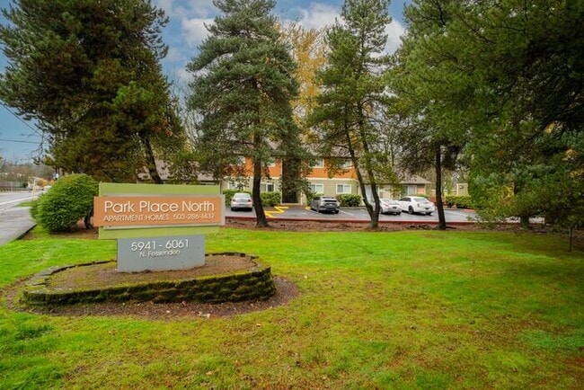 Building Photo - 3 bedroom home. FIRST MONTH FREE & A 55in FLAT SCREEN TV!