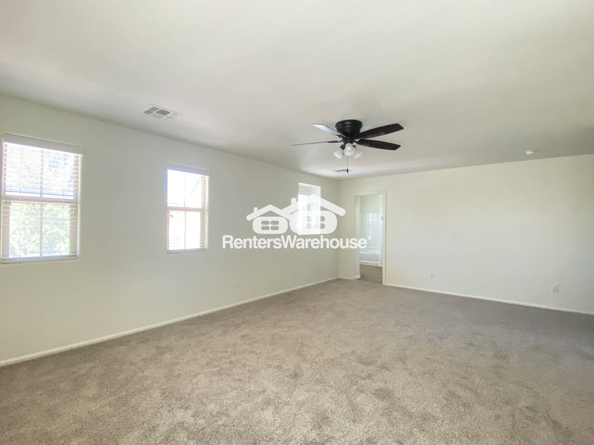 Building Photo - 4149 E Devon Dr