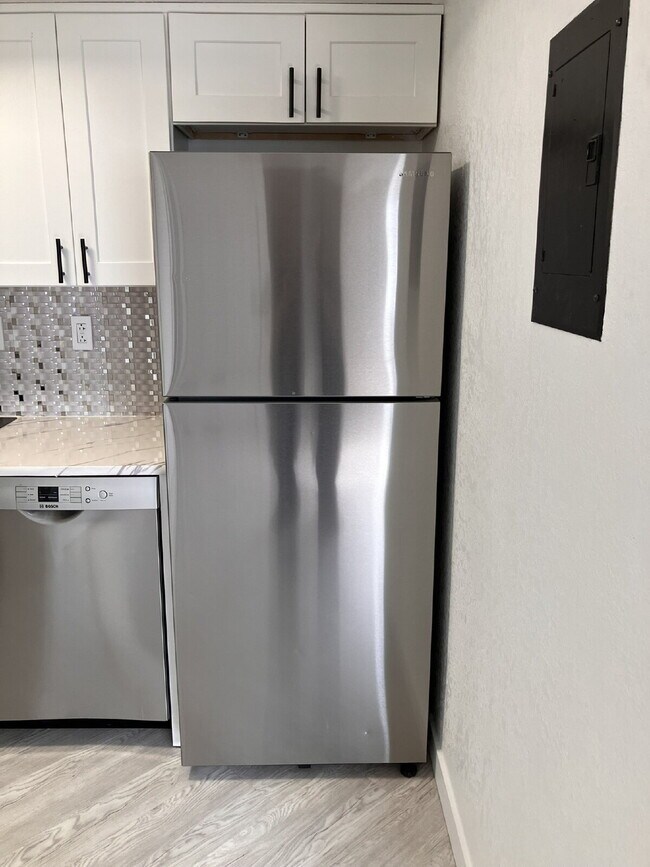 Building Photo - Charming 1-Bedroom, 1-Bathroom Condo In Wind Creek!