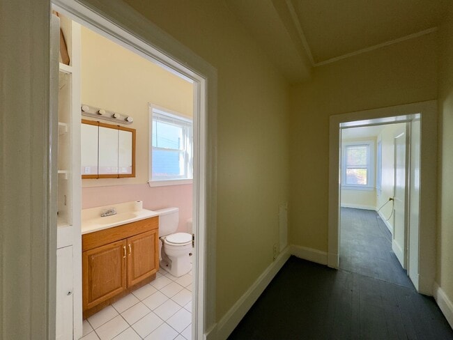 Building Photo - Unit for rent in Lauraville