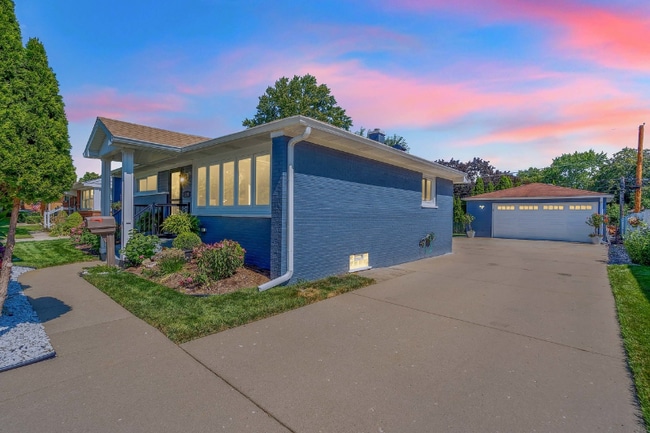 Building Photo - 1193 Mohawk Dr