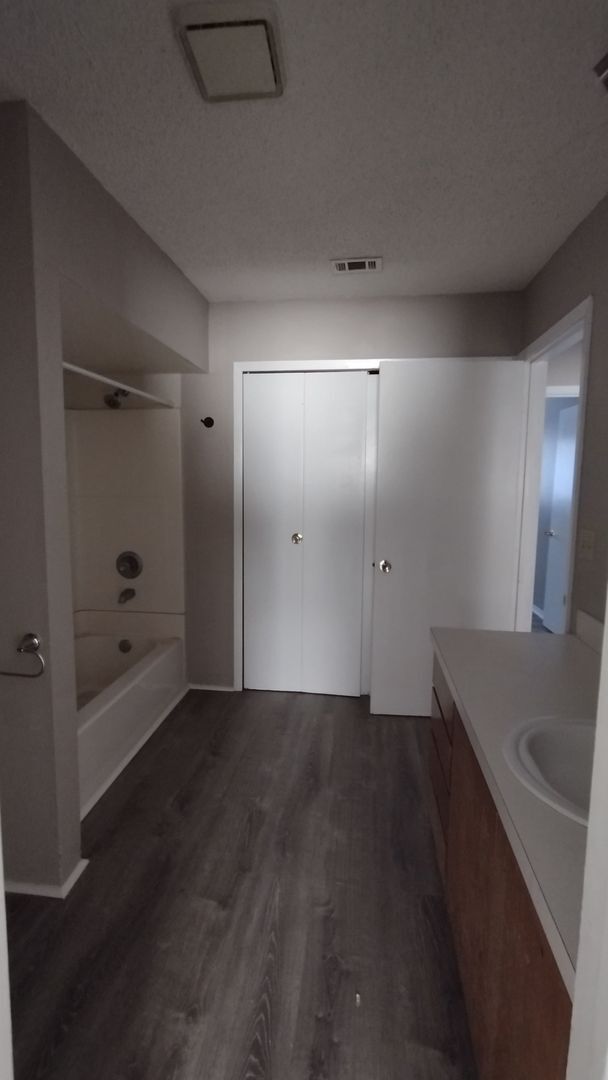 Building Photo - 4015 Apache Cir