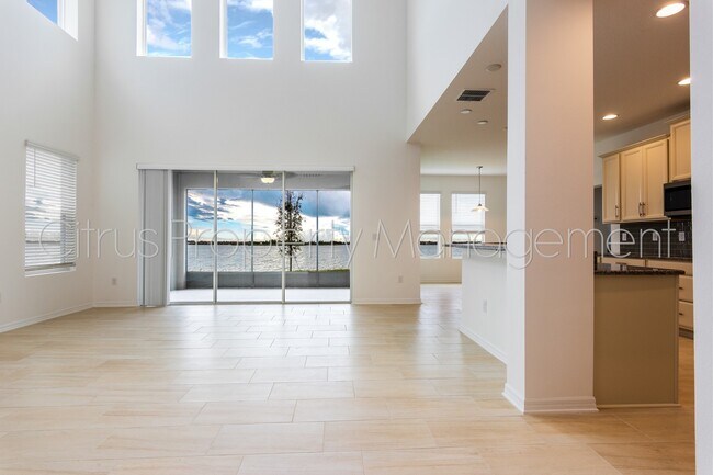 Building Photo - Beautiful Waterfront Home (4/3.5) in Grove...