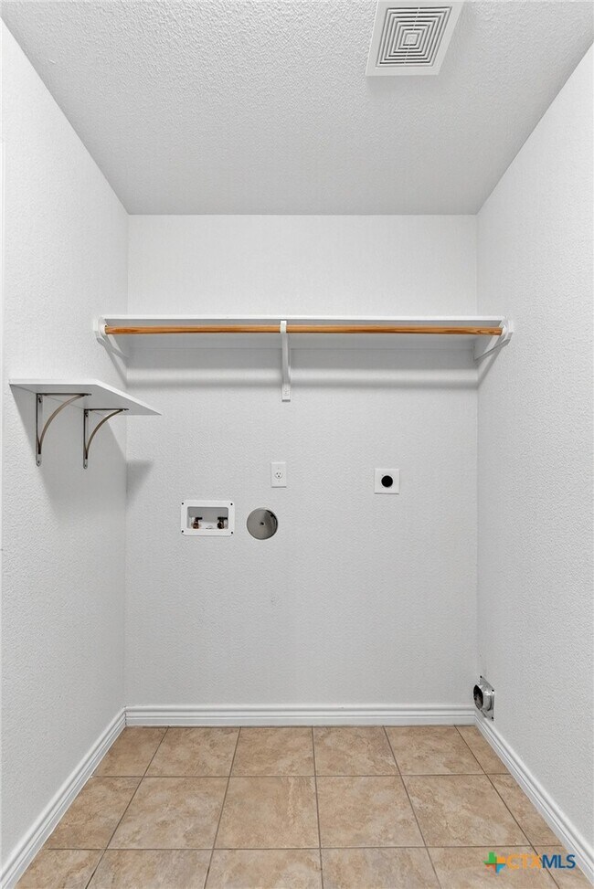 Building Photo - 7002 Spirit Of The W Dr