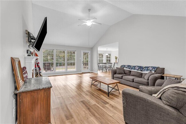 Building Photo - 8171 Woodland Hills Dr
