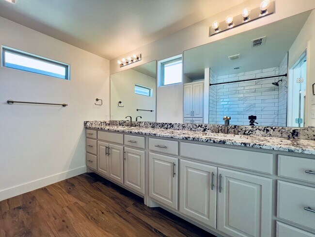 Building Photo - PRE-LEASING FOR AUGUST MOVE-IN: Recently Built 3/2/2 in Cooper ISD