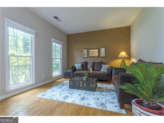 Building Photo - 2807 Forest Wood Dr