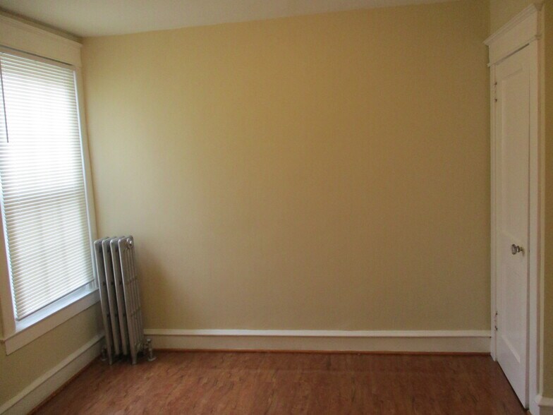 Building Photo - 4153 Stirling St