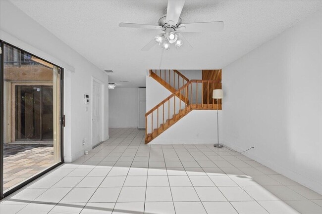 Building Photo - 1560 Forest Lakes Cir