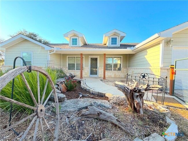 Building Photo - 849 Scenic Hills Dr