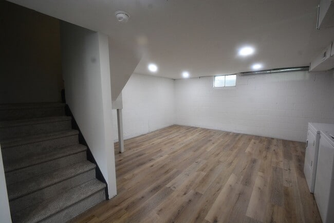 Building Photo - Recently Updated 3 Bedroom 1 Bath in Newar...