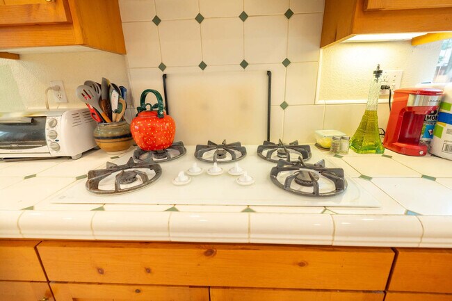 Building Photo - 115 Maybeck St