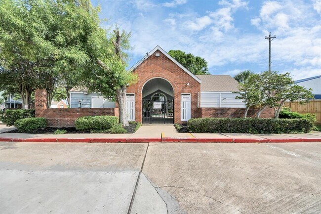 Building Photo - 14550 Fonmeadow Dr