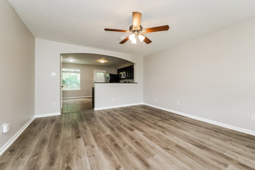 Building Photo - 261 Kellyn Ct