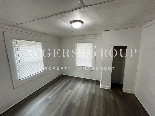 Building Photo - 1021 Hughes St