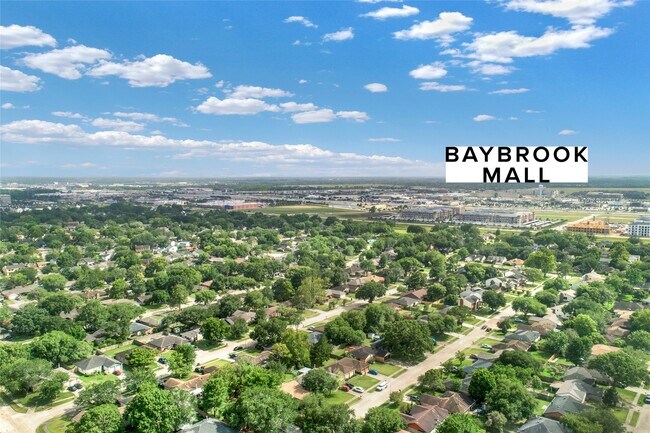 Building Photo - 414 Redway Ln