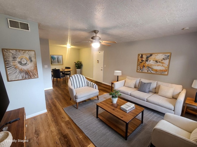 Building Photo - Beautiful 2 bedroom 1 bath 2nd floor condo...