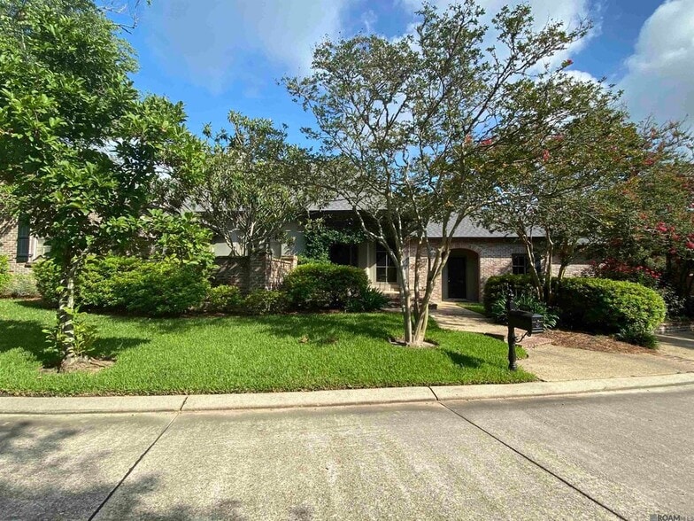 Building Photo - 17951 Grand Cypress Creek Ave