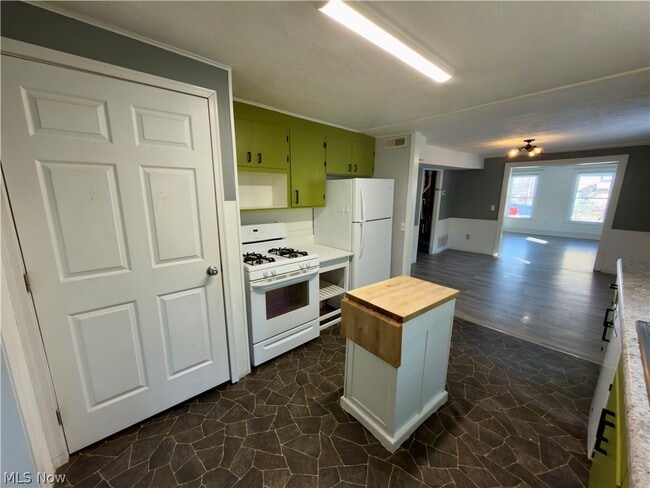 Building Photo - 142 Beaver Ct