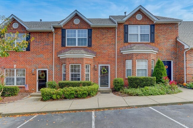 Primary Photo - Spotless 2 bedroom townhome in Hardison Hills