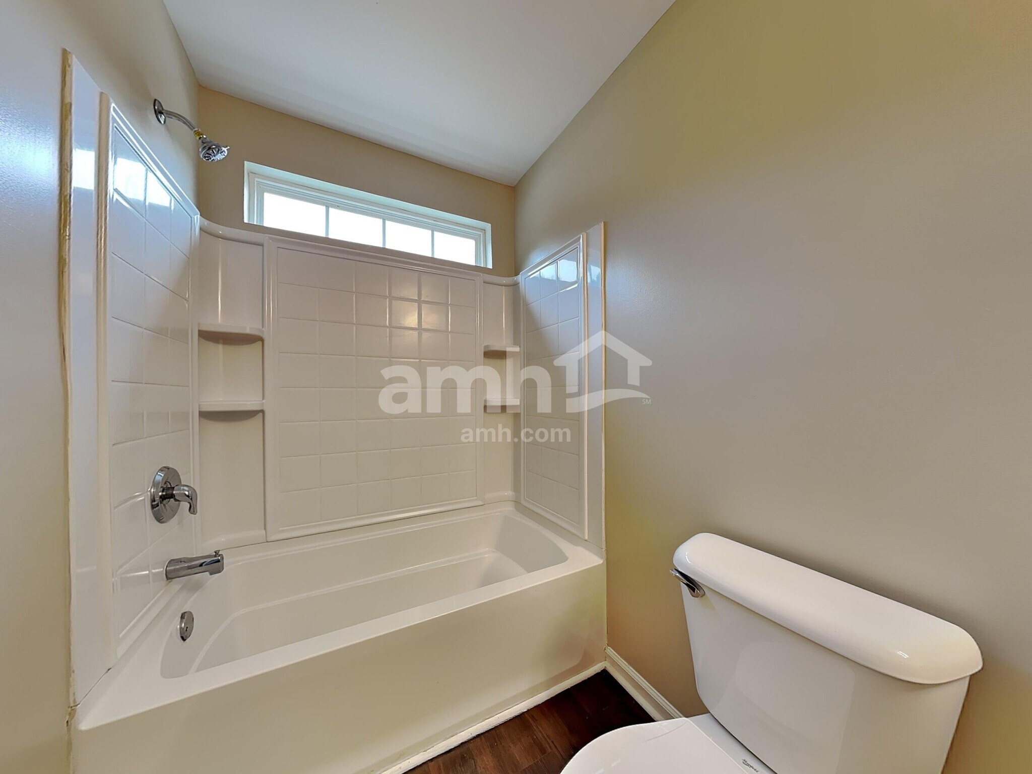 Building Photo - 137 Lake House Rd