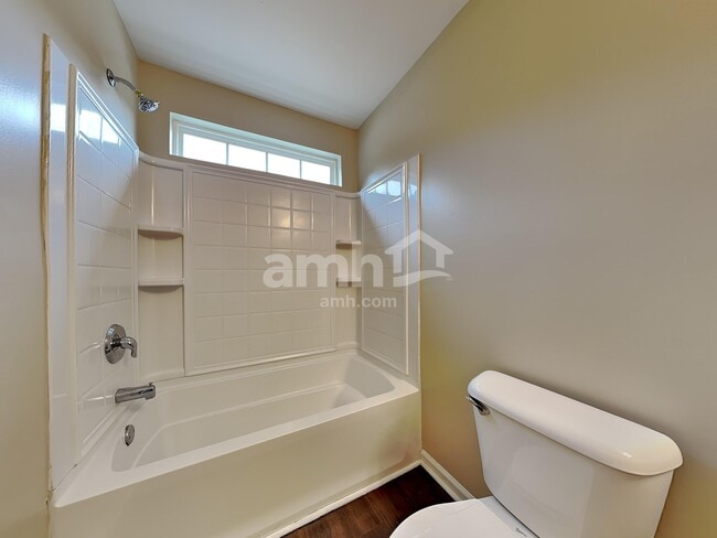 Building Photo - 137 Lake House Rd