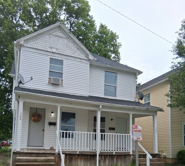 Primary Photo - 300-302 Nassau St
